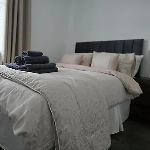 Holiday home Perfect From Heart Of Sleeps 6, Belfast